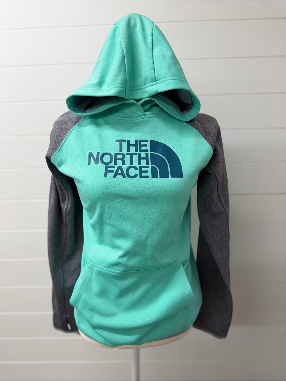 Women’s The North Face hoodie
